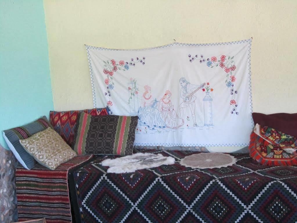 Guest House Edelvais Dve Mogili Exterior photo